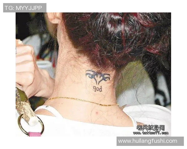 颈部纹身彰显个性魅力的足球明星们的故事与风采 颈部纹身彰显个性魅力的足球明星们的故事与风采